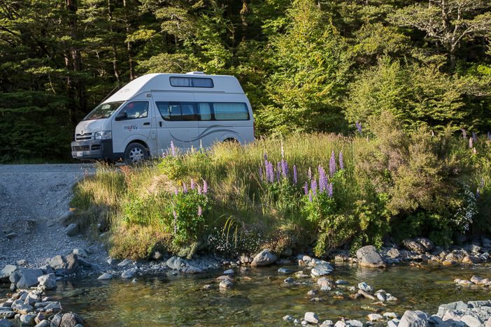 Der Camper in seinem natürlichen Umfeld