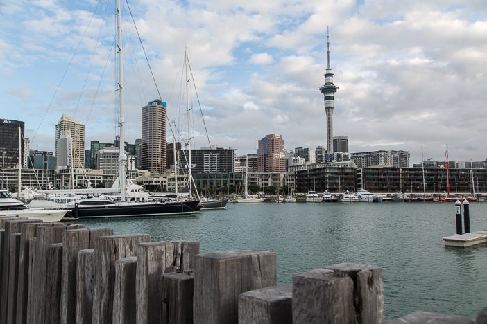 Aucklands Skyline vom Hafen aus