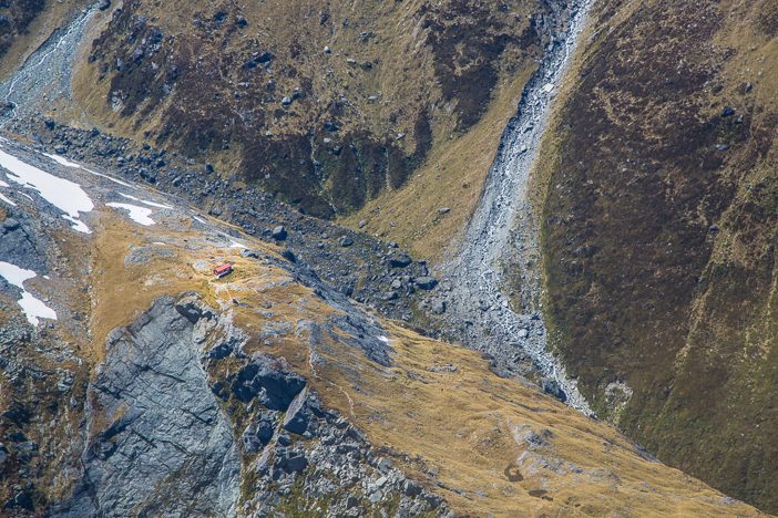 Könnt ihr die Berghütte dort finden?